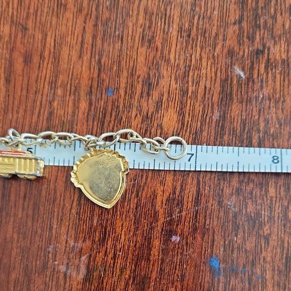 Vintage New Orleans Charming Goldtone Bracelet with Charms - Picture 7 of 7